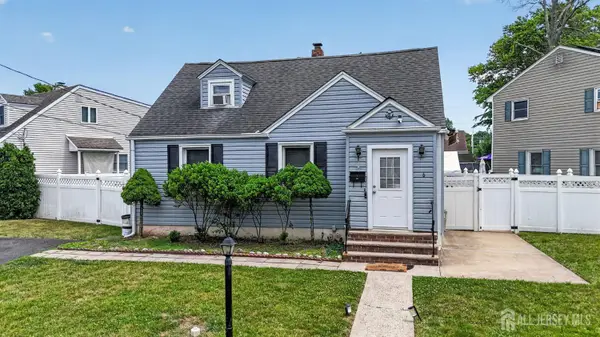 -6 Hayes Court, North Brunswick, NJ 08902