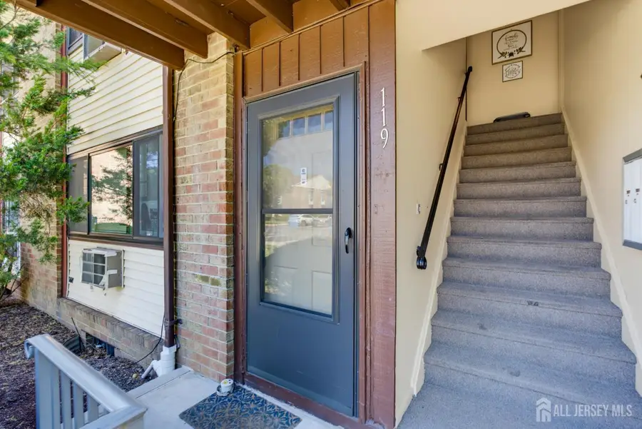 -119 Cricket Lane, Woodbridge, NJ 07095 - #2