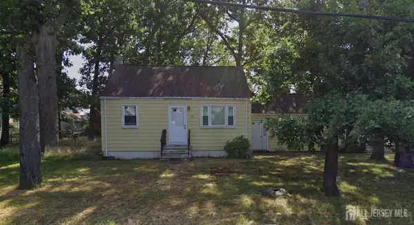 -906 Englishtown Road, Old Bridge, NJ 08857