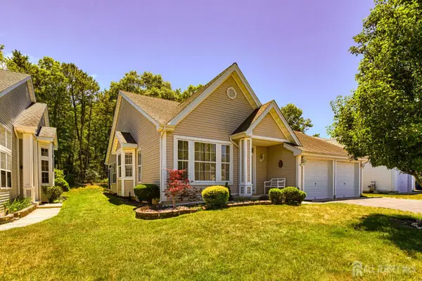 -20 Valley Stream Place, Barnegat, NJ 08005