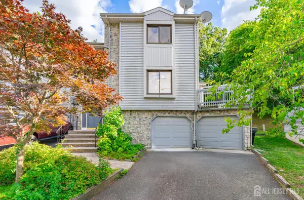 -7 Firethorn Court, East Brunswick, NJ 08816