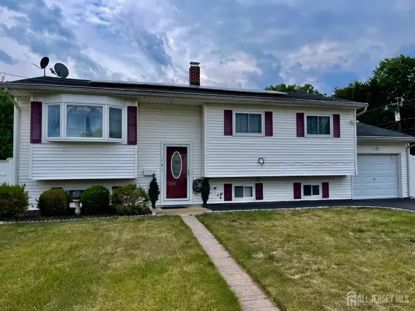 -101 Lee Drive, Middlesex, NJ 08846