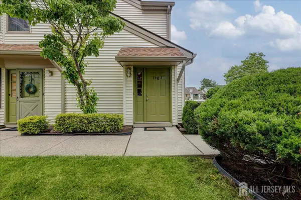 -1403 Pebble Place, Sayreville, NJ 08859