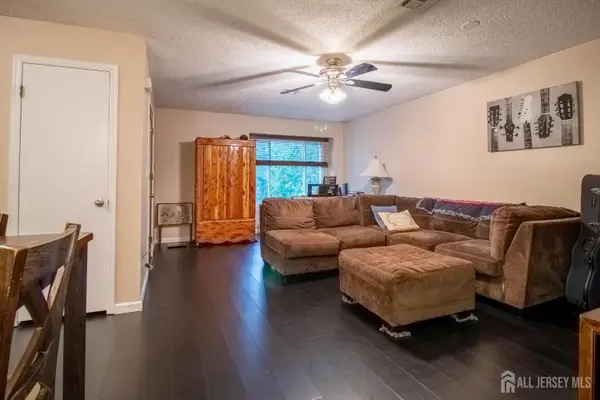 -16 Nicholas Court, Spotswood, NJ 08884