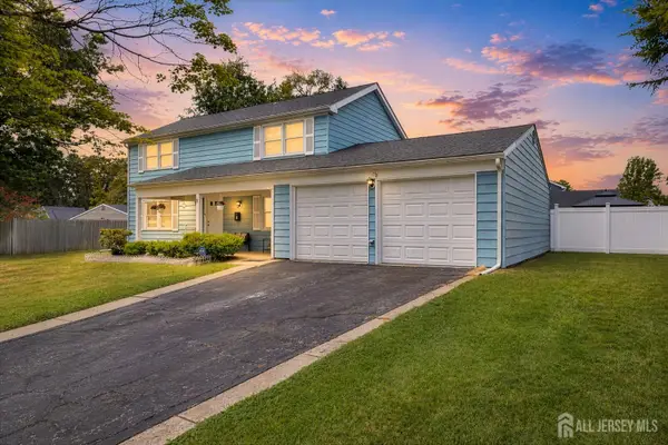 -2 Harrington Circle, Willingboro, NJ 08046