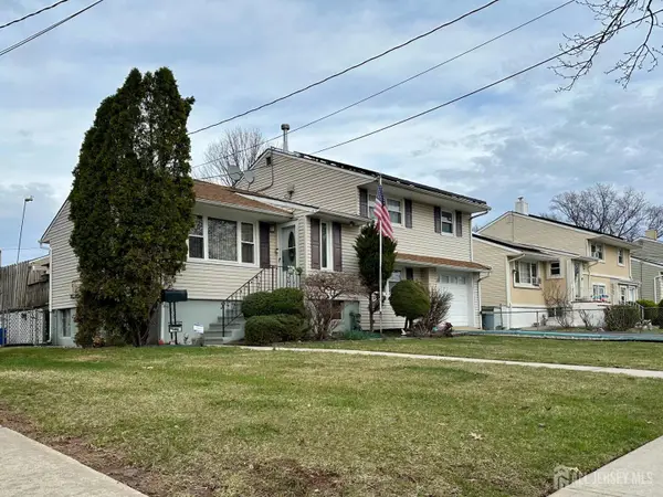 -118 Markowitz Street, Carteret, NJ 07008