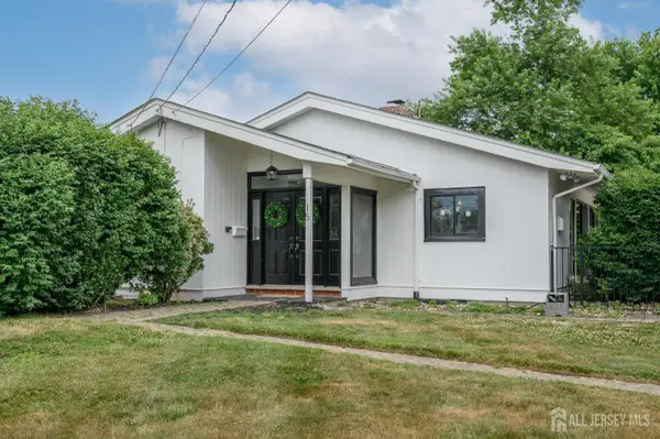 -15 Wilson Circle W, Red Bank, NJ 07701