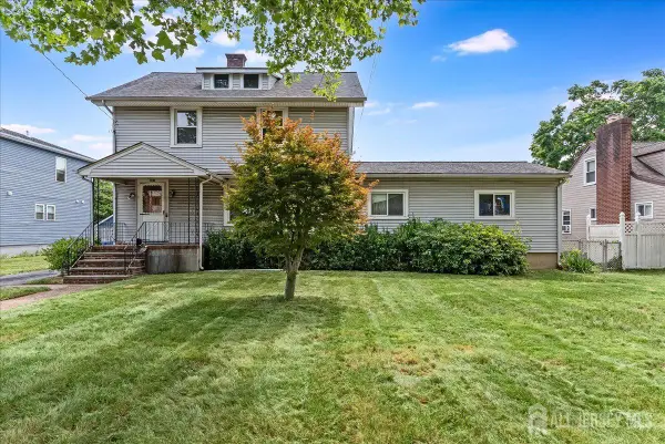 -425 N New Market Road, Piscataway, NJ 08854