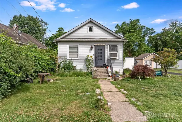 -1762 W 5th Street W, Piscataway, NJ 08854
