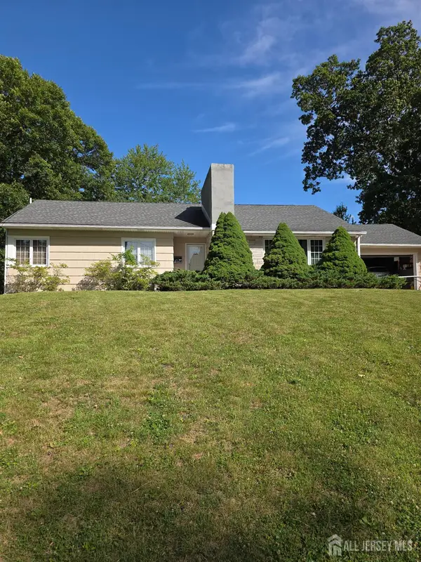 -7 White Beech Court, Ewing, NJ 08618