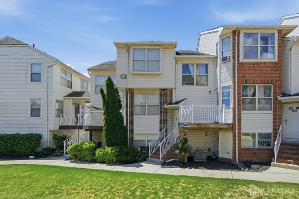 -726 Harbortown Boulevard, Perth Amboy, NJ 08861