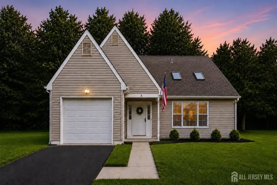-5 Chamberlain Court, Old Bridge, NJ 08857 - #2