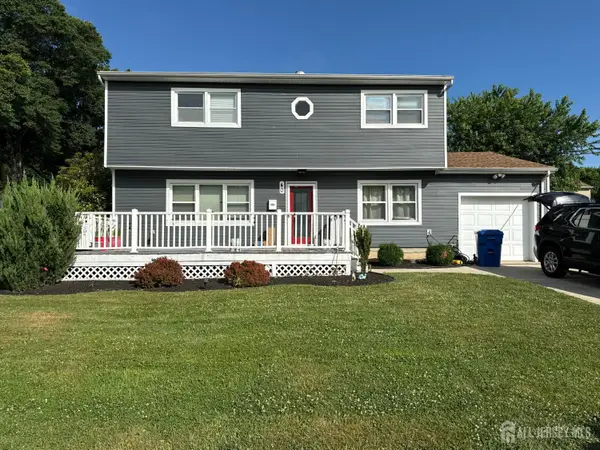 -40 8th Street, Middletown, NJ 07718