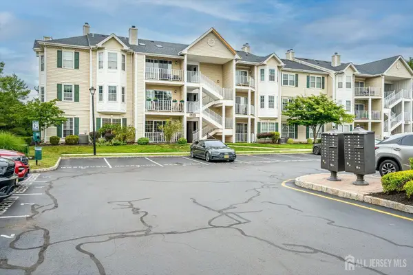 -76 Clay Street, North Brunswick, NJ 08902