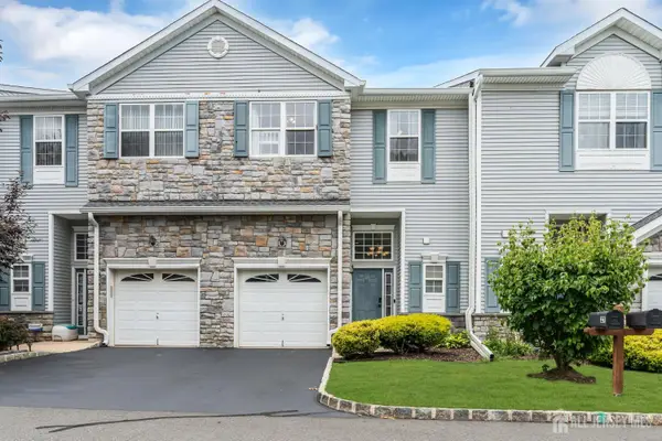 -27 Hanna Lane, Old Bridge, NJ 08879