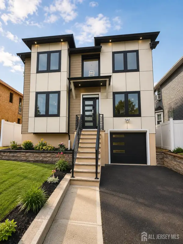 -10 Charles Street, Edison, NJ 08820