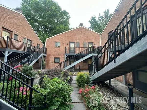 -316 Meadow Woods Lane, Lawrence, NJ 08648