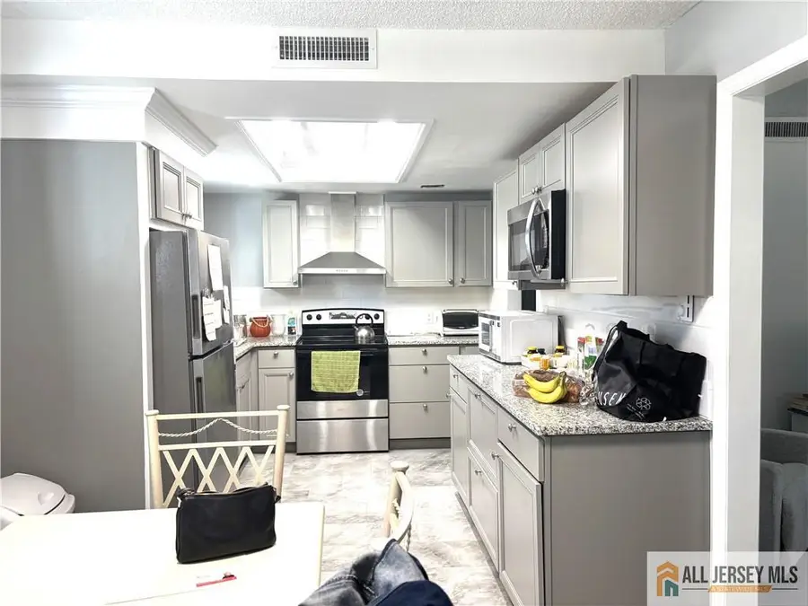 -303 Sharon Way #303B, Rossmoor, NJ 08831 - Image #2