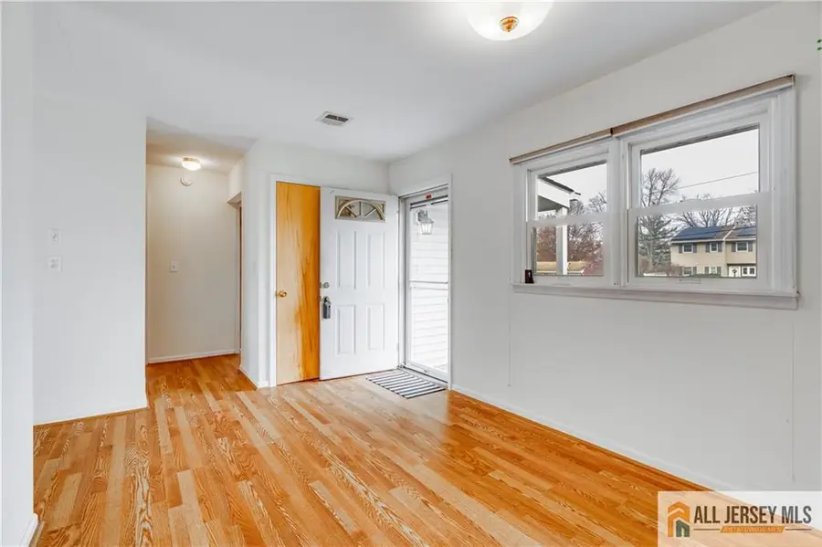 -192 Kendall Road, Kendall Park, NJ 08824 - Image #3