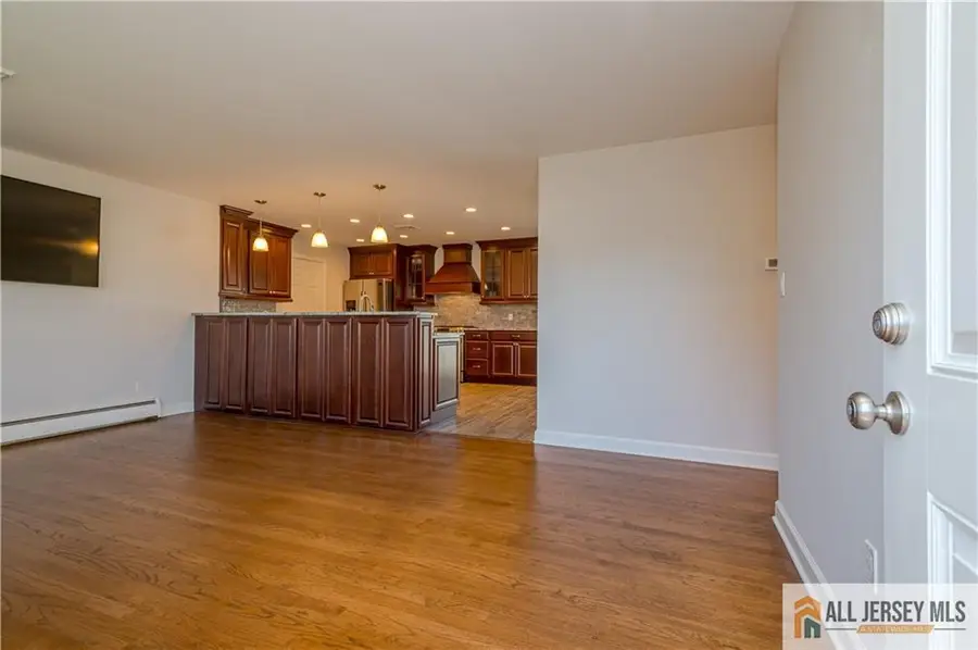 -400 Whittier Avenue, Dunellen, NJ 08812 - Image #2