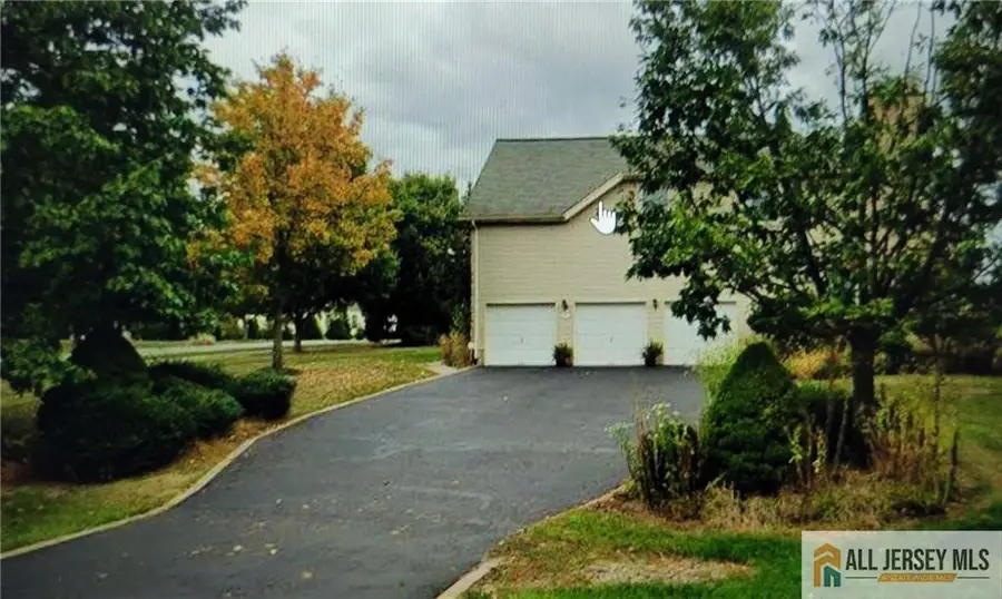 -2 Colonial Court, Plainsboro, NJ 08536 - Image #2