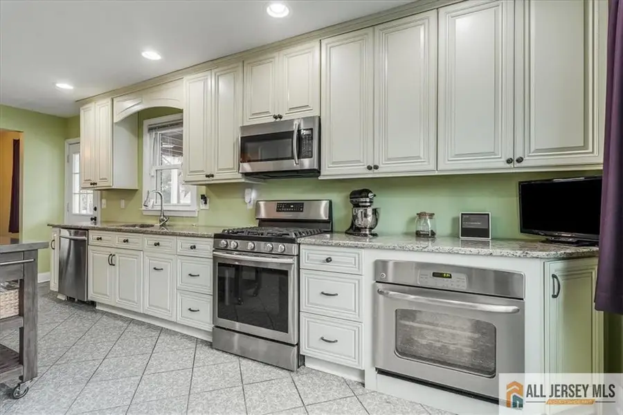 -206 Milltown Road, East Brunswick, NJ 08816 - Image #3