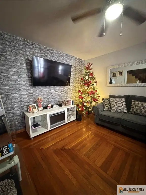 -350 Summit Avenue, Perth Amboy, NJ 08861 - Image #2