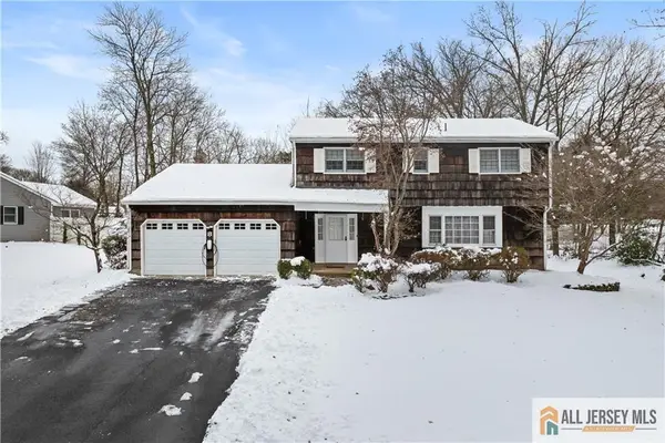 -8 Liberty Lane, Franklin, NJ 08873