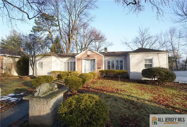 -8 Normandy Road, Colonia, NJ 07067