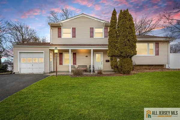 -19 Lonsdale Drive, South Plainfield, NJ 07080