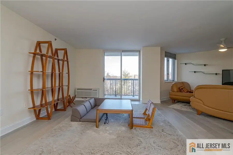 -30 S Adelaide Avenue #4K, Highland Park, NJ 08904 - Image #2
