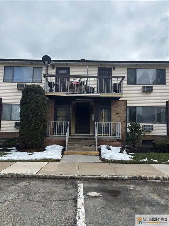 -834 Cricket Lane, Woodbridge Proper, NJ 07095