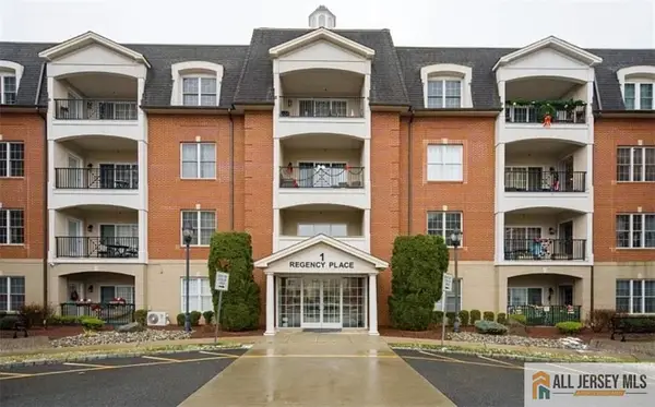 -315 Regency Place, Woodbridge Proper, NJ 07095