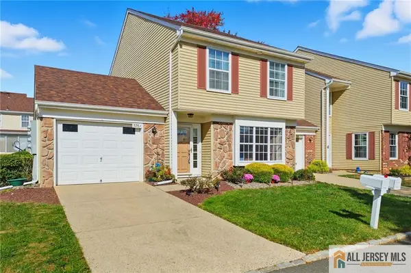 -376 Stirling Drive #376A, Monroe, NJ 08831