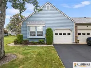 -16 Alexander Hamilton Court #B, Monroe, NJ 08831