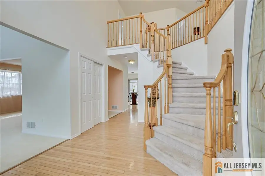 -5 Labrador Drive, Kendall Park, NJ 08824 - #2