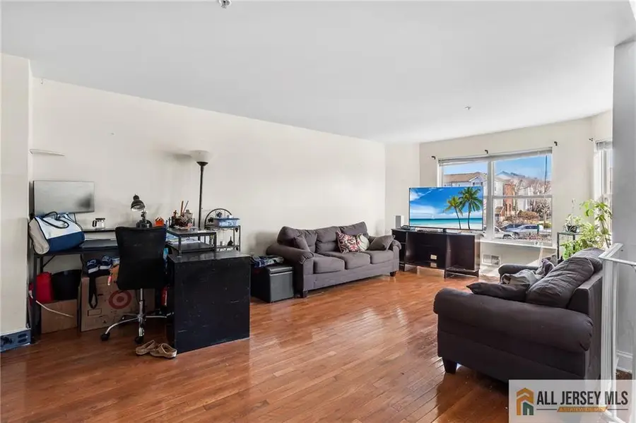 -838 Harbortown Boulevard, Perth Amboy, NJ 08861 - #2