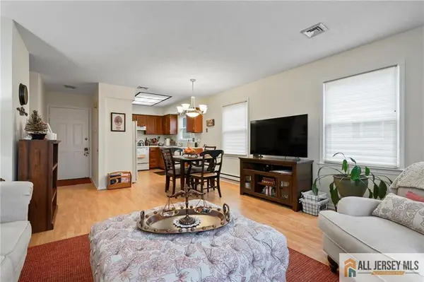 -409 Oxford Lane #409O, Monroe, NJ 08831