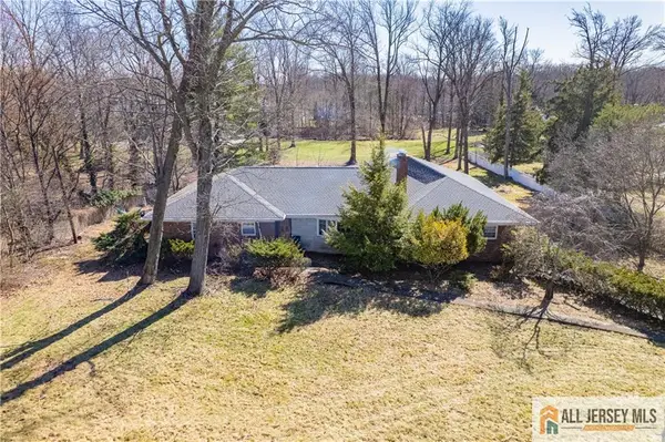 -377 New Dover Road, Colonia, NJ 07067