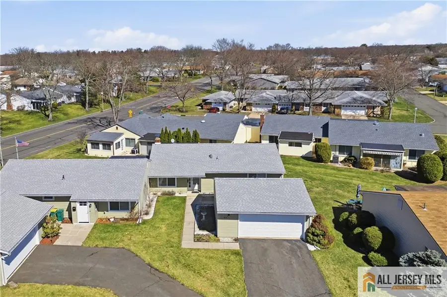 -21 Celtis Plaza #21B, Monroe, NJ 08831 - #3