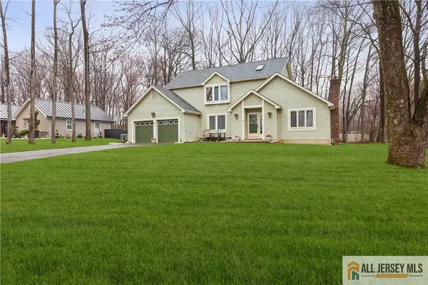 -2 Grenoble Court, Old Bridge, NJ 07747