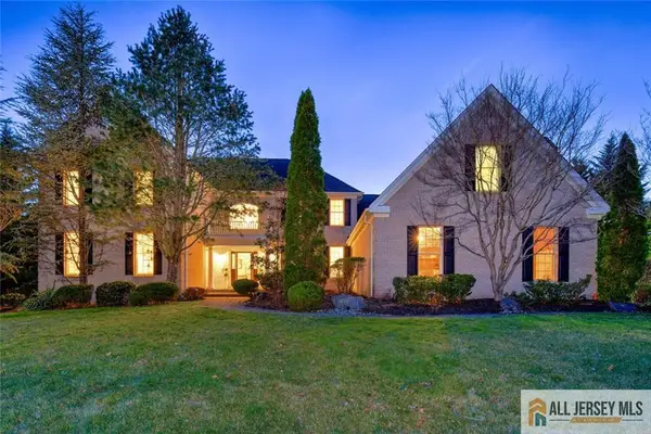 -4 Stone Meadow Court, Plainsboro, NJ 08536