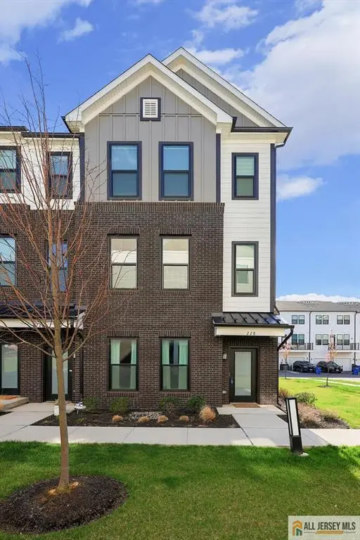 -228 Peyton Place #121, New Brunswick, NJ 08901 - #1