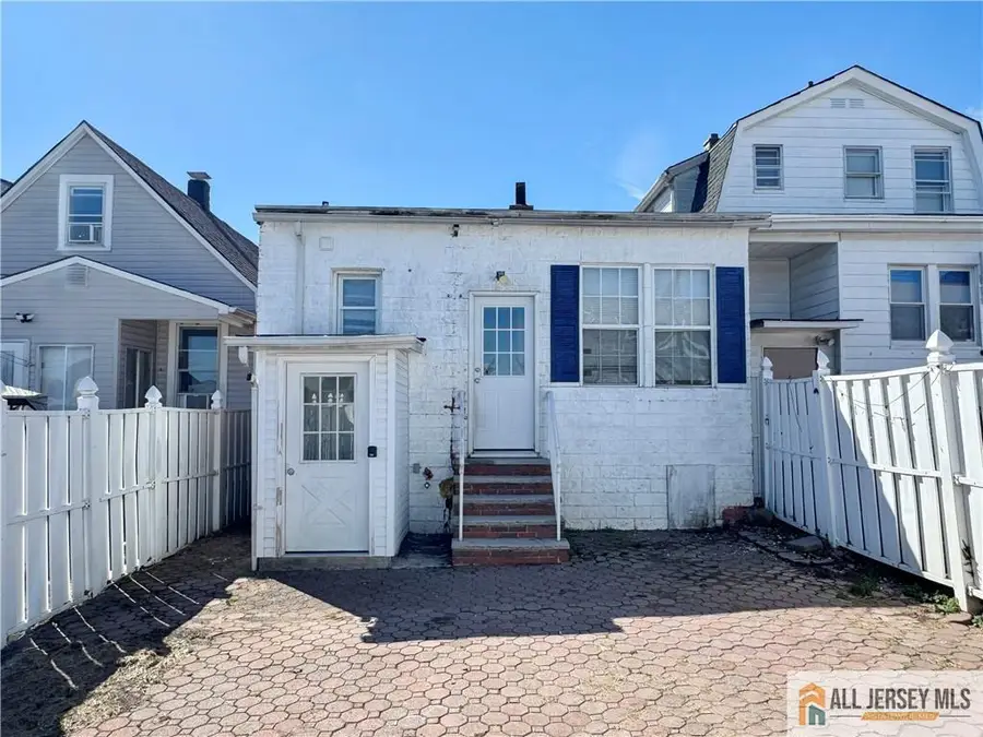 -344 Arnold Avenue, Perth Amboy, NJ 08861 - #2