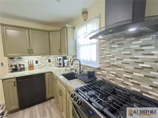 -58 Lakewood Avenue, Keansburg, NJ 07734