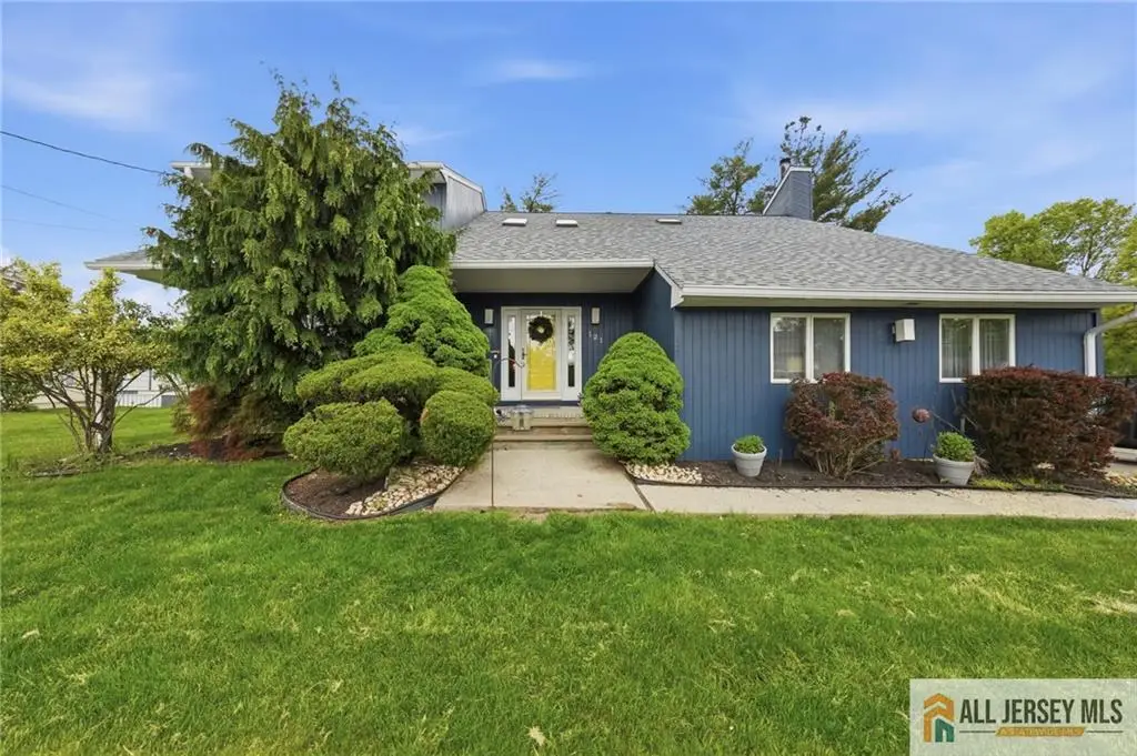 -121 W Hill Road, Colonia, NJ 07067 - #1