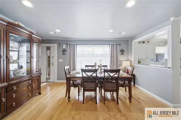 -47 Kendall Drive, Sayreville, NJ 08859