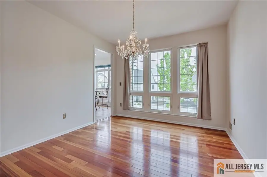 -10 Villanova Drive, Kendall Park, NJ 08824 - #3