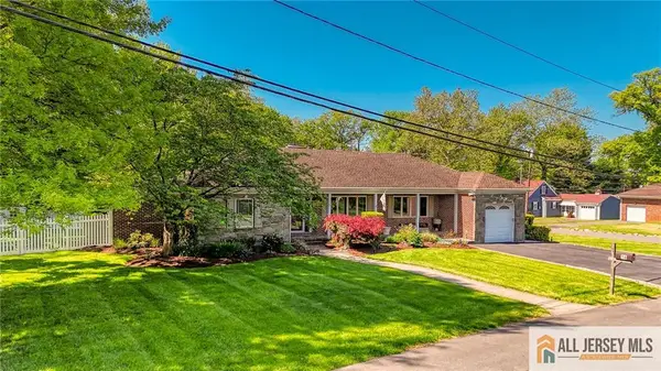 -14 Taylor Drive, New Brunswick, NJ 08901