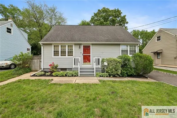 -8 Parkway Place, Sayreville, NJ 08859